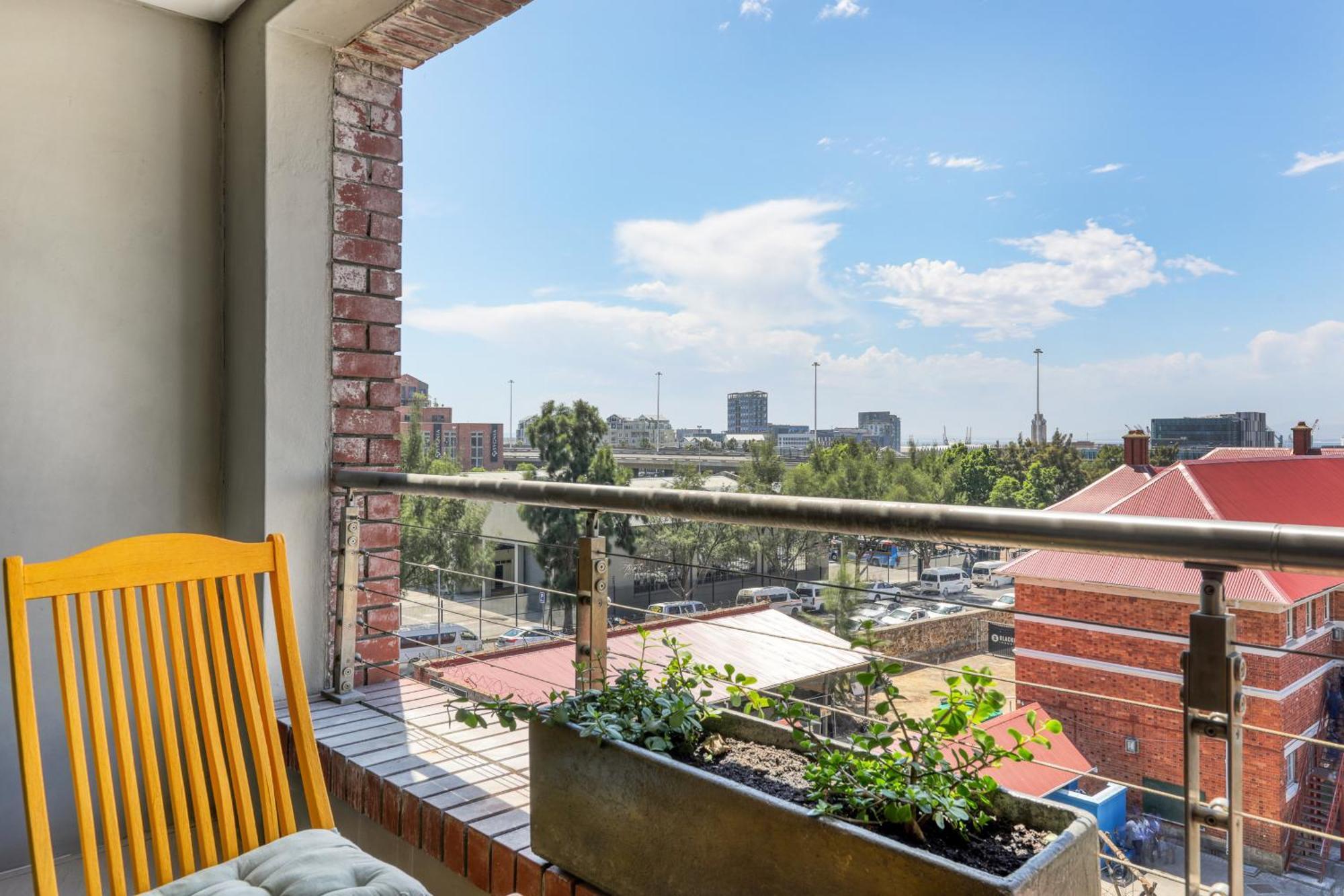 Authentic Cape Town Apartment Near The Waterfront Bagian luar foto